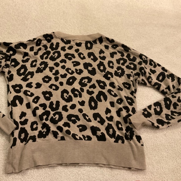 Lightweight Animal print black and tan cardigan with button closure - Picture 8 of 11